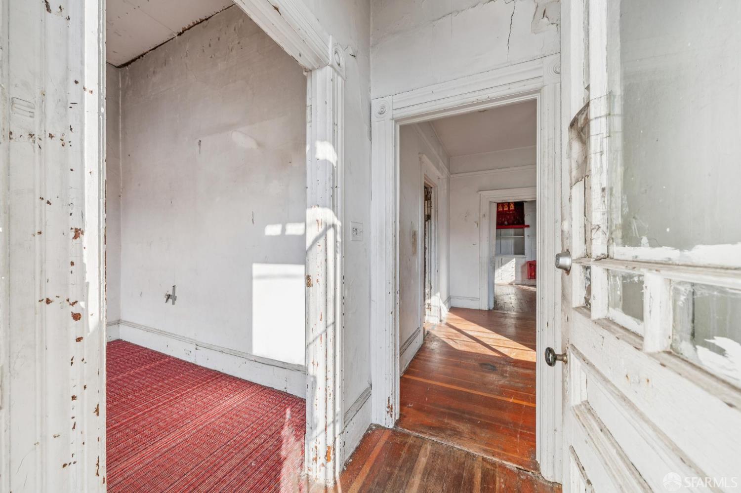 Detail Gallery Image 3 of 47 For 670 Sycamore St, Oakland,  CA 94612 - 2 Beds | 1 Baths