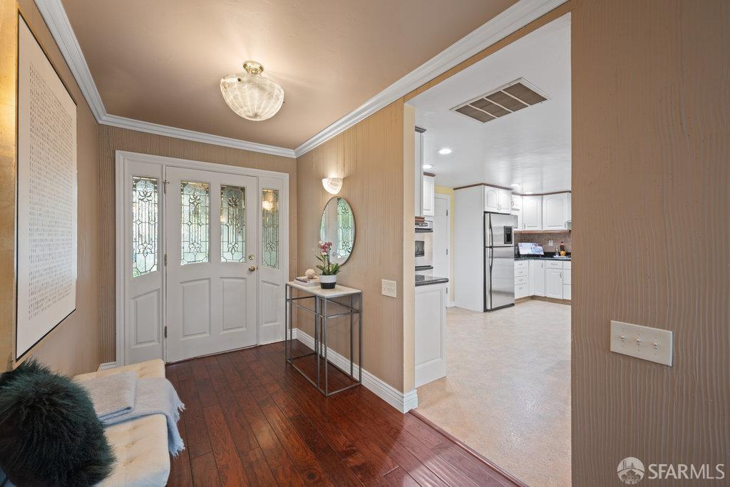 Detail Gallery Image 5 of 58 For 4572 Ross Gate Way, Pleasanton,  CA 94566 - 3 Beds | 2 Baths