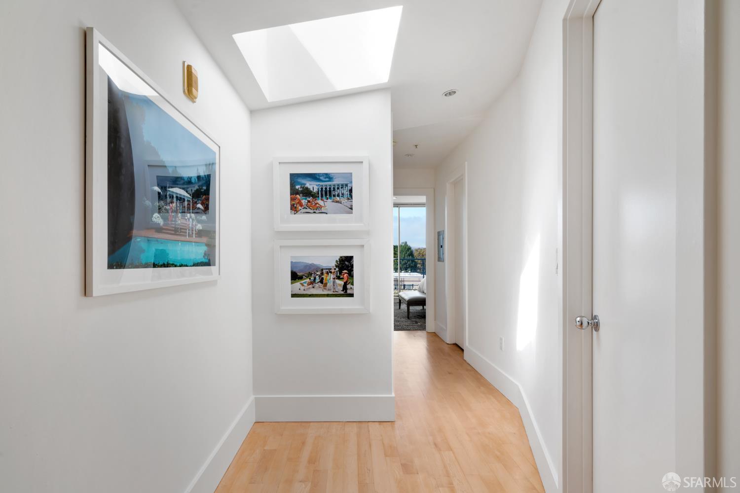 Detail Gallery Image 10 of 29 For 2315 Van Ness Ave #7,  San Francisco,  CA 94109 - 2 Beds | 1/1 Baths