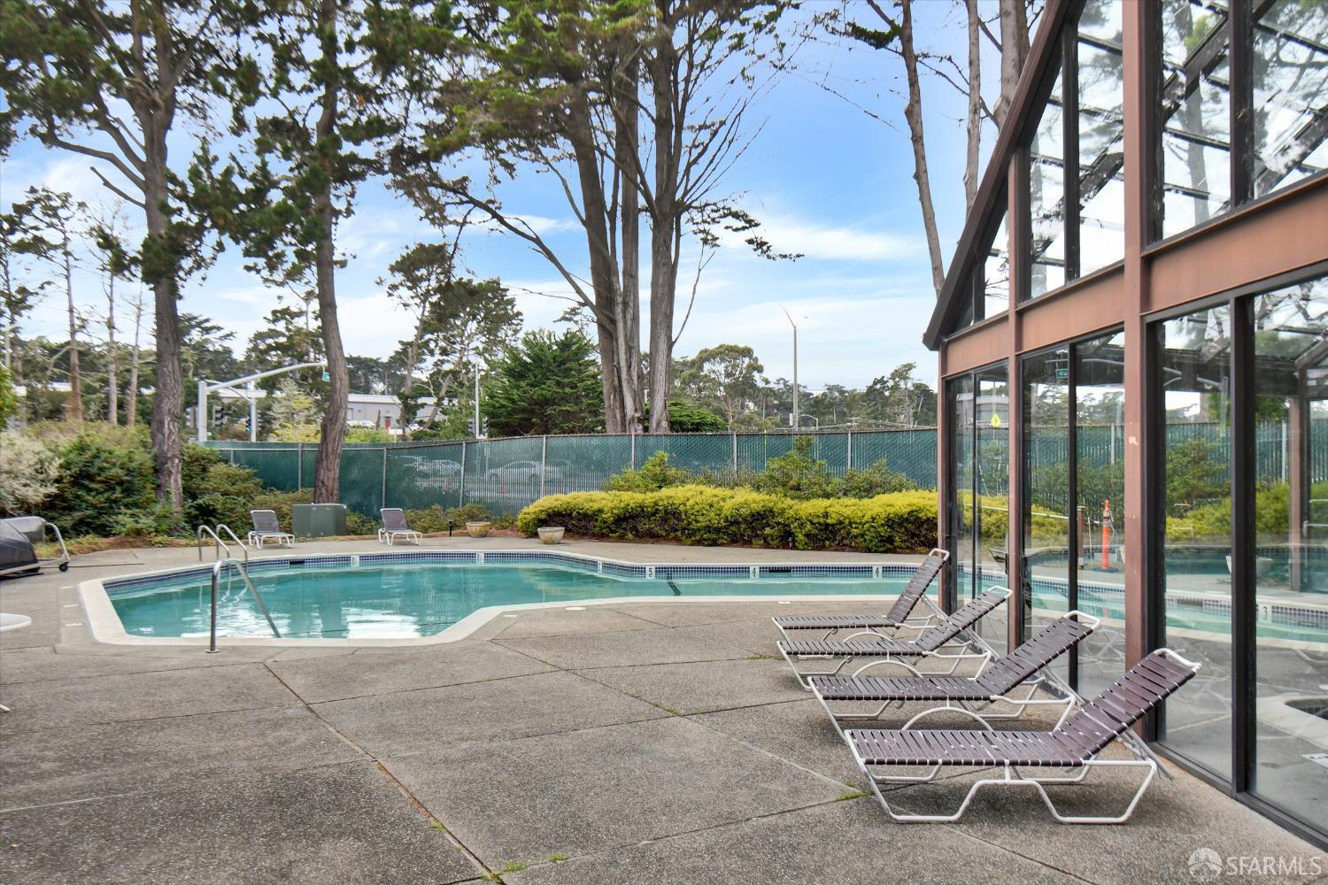 Detail Gallery Image 68 of 71 For 115 S Lake Merced Hls, San Francisco,  CA 94132 - 3 Beds | 2/1 Baths