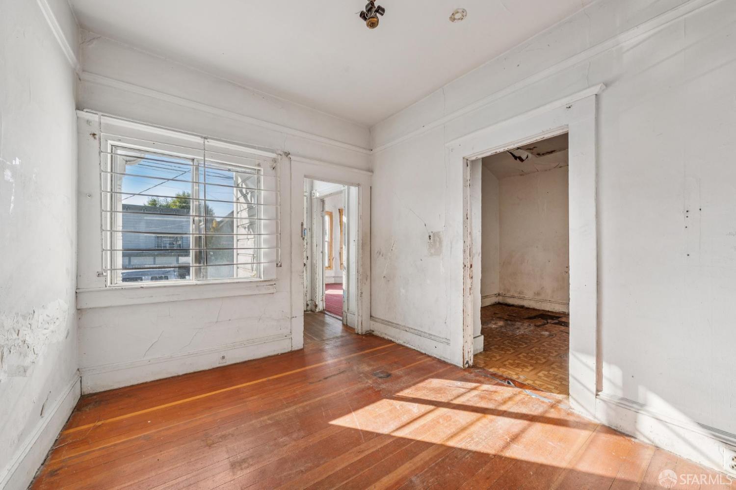 Detail Gallery Image 8 of 47 For 670 Sycamore St, Oakland,  CA 94612 - 2 Beds | 1 Baths