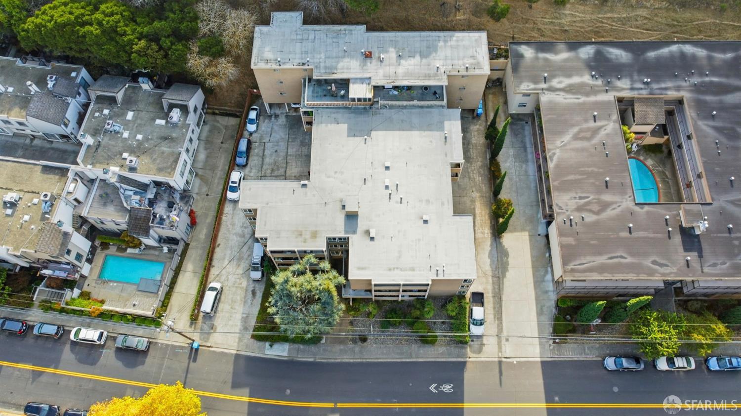 Detail Gallery Image 13 of 25 For 2421 Carlmont Dr, Belmont,  CA 94002 - – Beds | – Baths