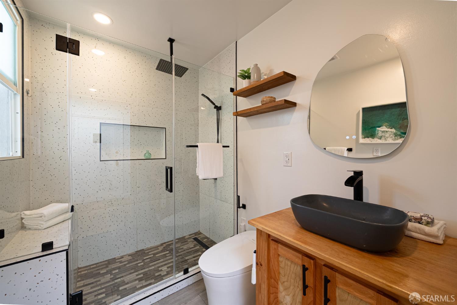 Detail Gallery Image 19 of 62 For 62 Bronte St, San Francisco,  CA 94110 - 2 Beds | 2 Baths