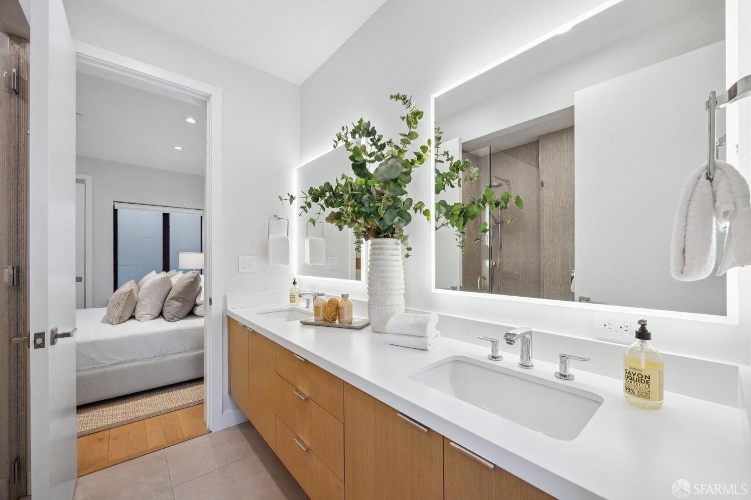 Photo #12: 425090343 Listing: Photo #12