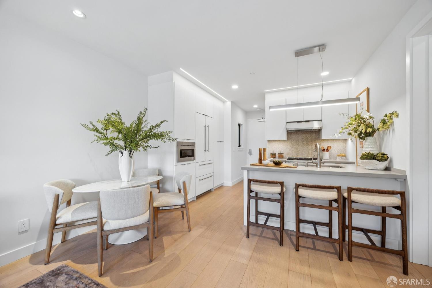 Photo #6: 425090343 Listing: Photo #6