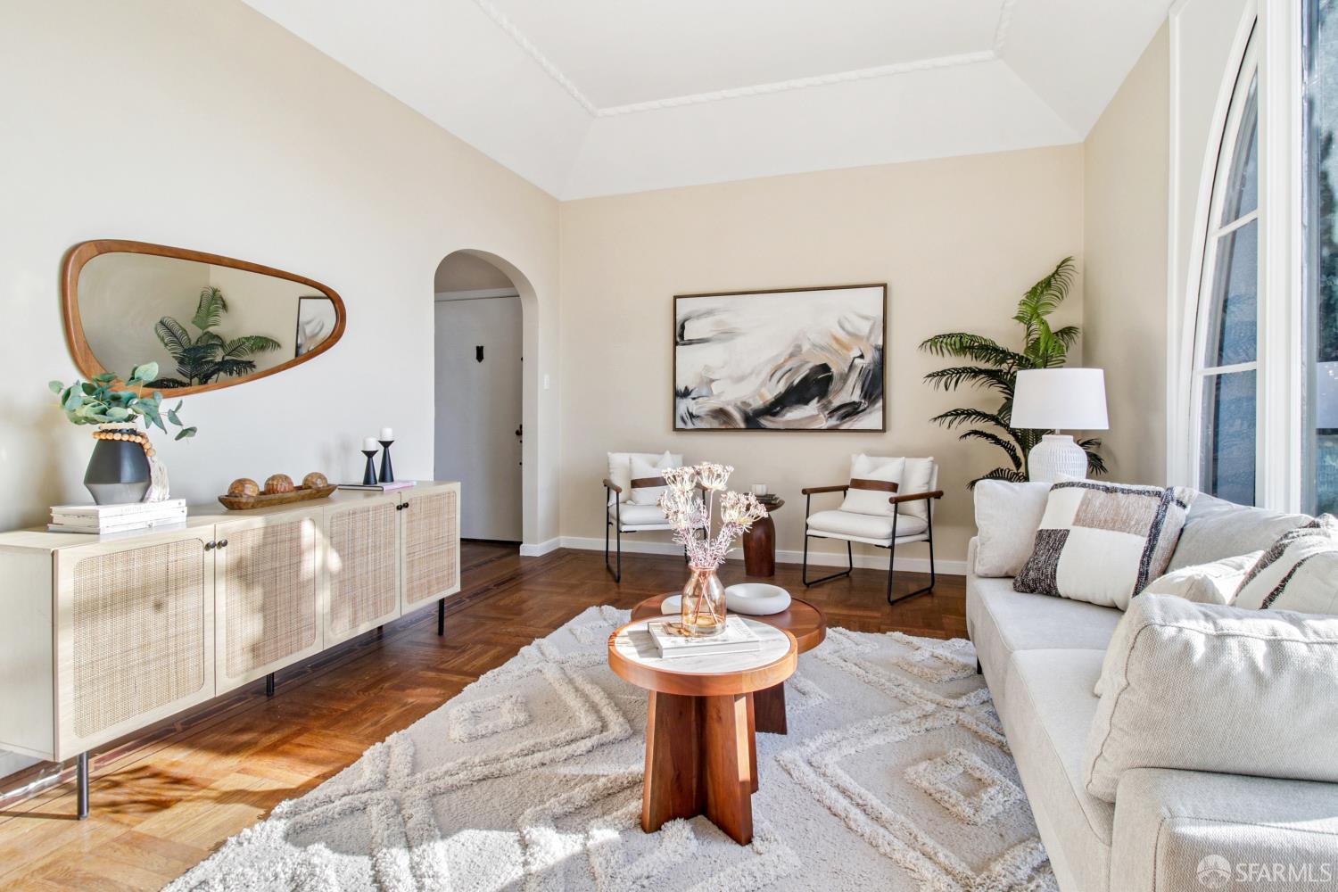 Detail Gallery Image 8 of 59 For 1506 Quesada Ave, San Francisco,  CA 94124 - 4 Beds | 1/1 Baths