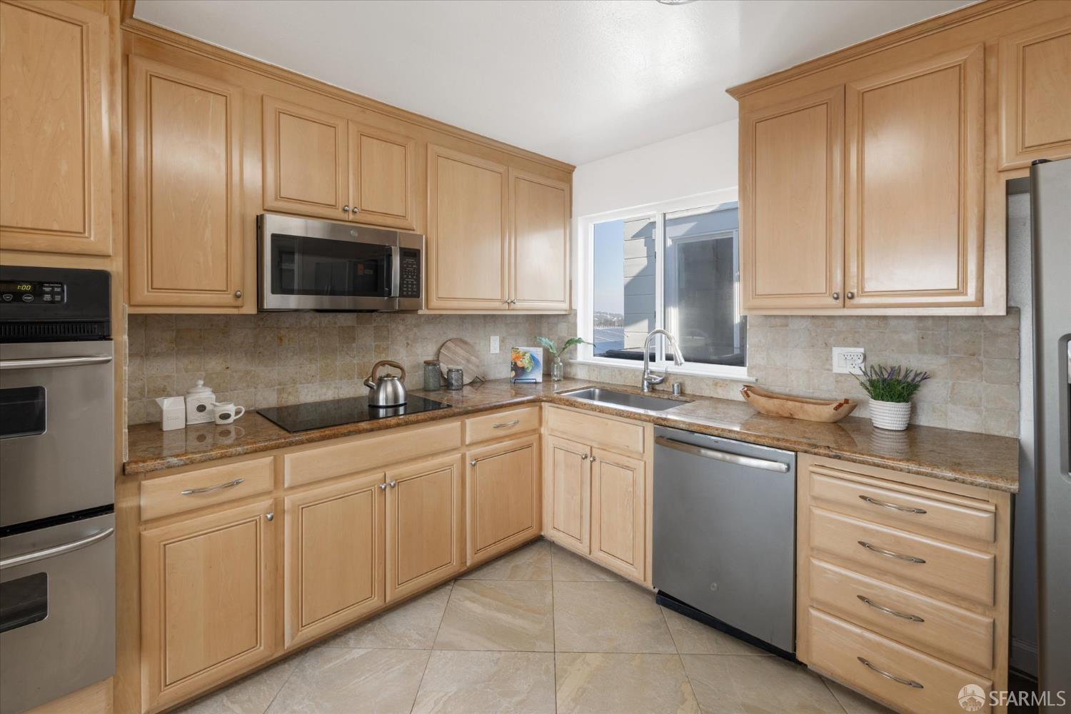 Detail Gallery Image 19 of 75 For 549 Orizaba Ave, San Francisco,  CA 94132 - 4 Beds | 3 Baths