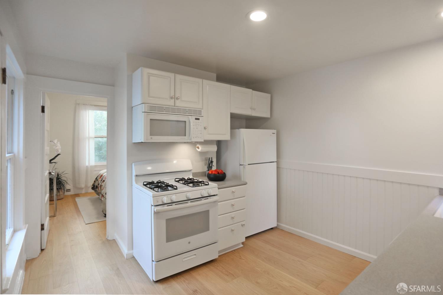 Detail Gallery Image 12 of 31 For 136 Downey St, San Francisco,  CA 94117 - – Beds | – Baths