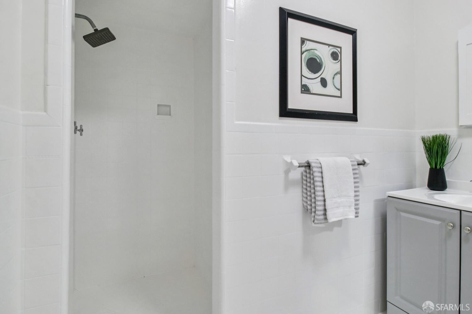 Detail Gallery Image 28 of 59 For 1506 Quesada Ave, San Francisco,  CA 94124 - 4 Beds | 1/1 Baths