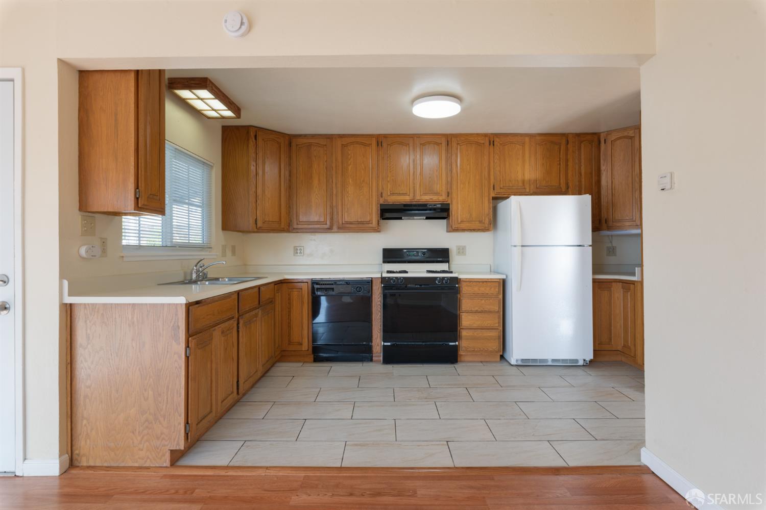 Detail Gallery Image 7 of 21 For 16520 Los Banos St, San Leandro,  CA 94578 - – Beds | – Baths