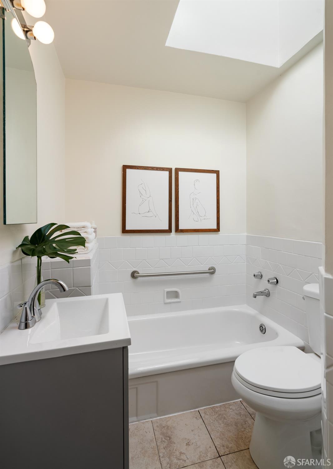 Detail Gallery Image 16 of 31 For 1008 Girard St, San Francisco,  CA 94134 - 2 Beds | 1 Baths