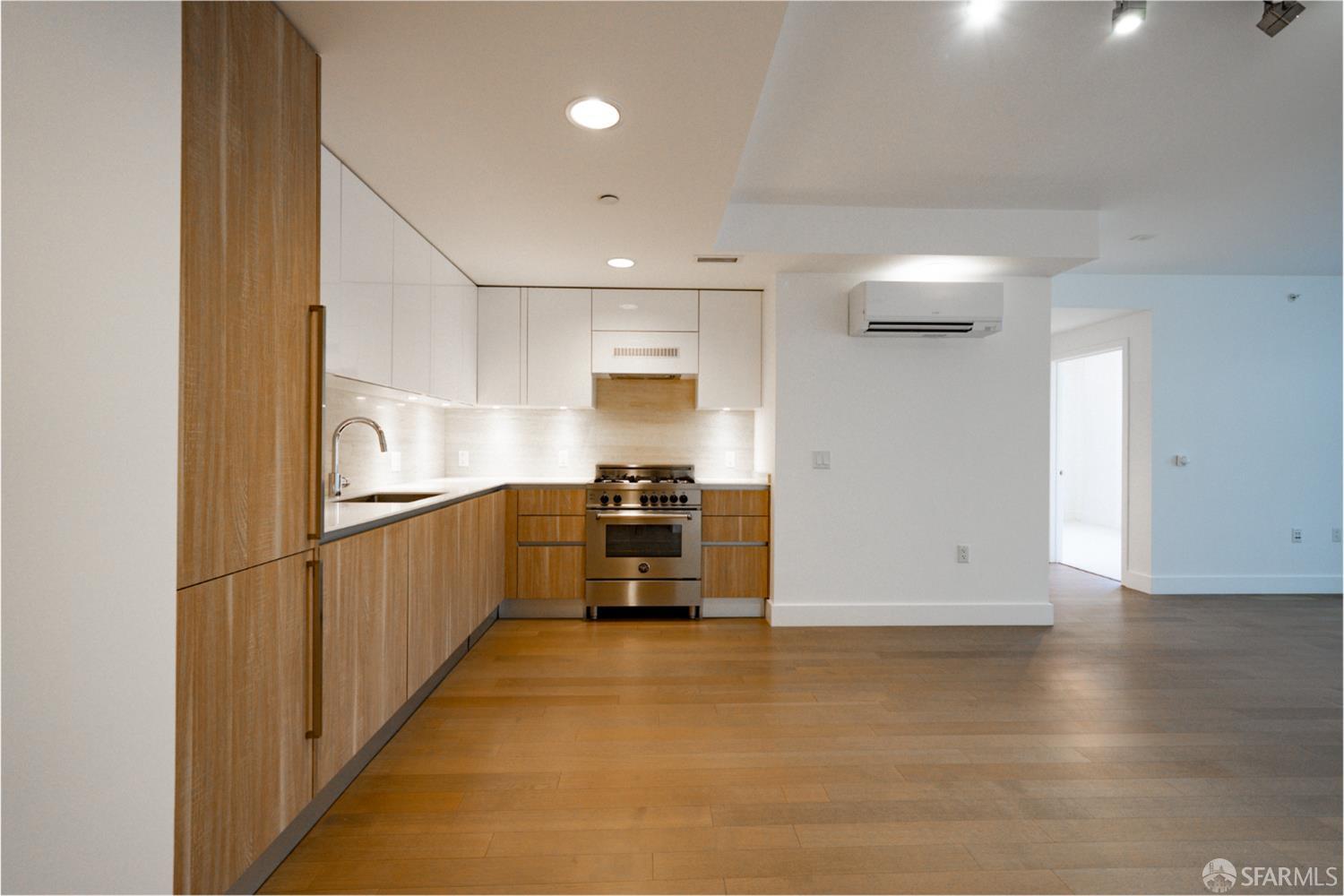 Photo #8: 425090780 Listing: Photo #8