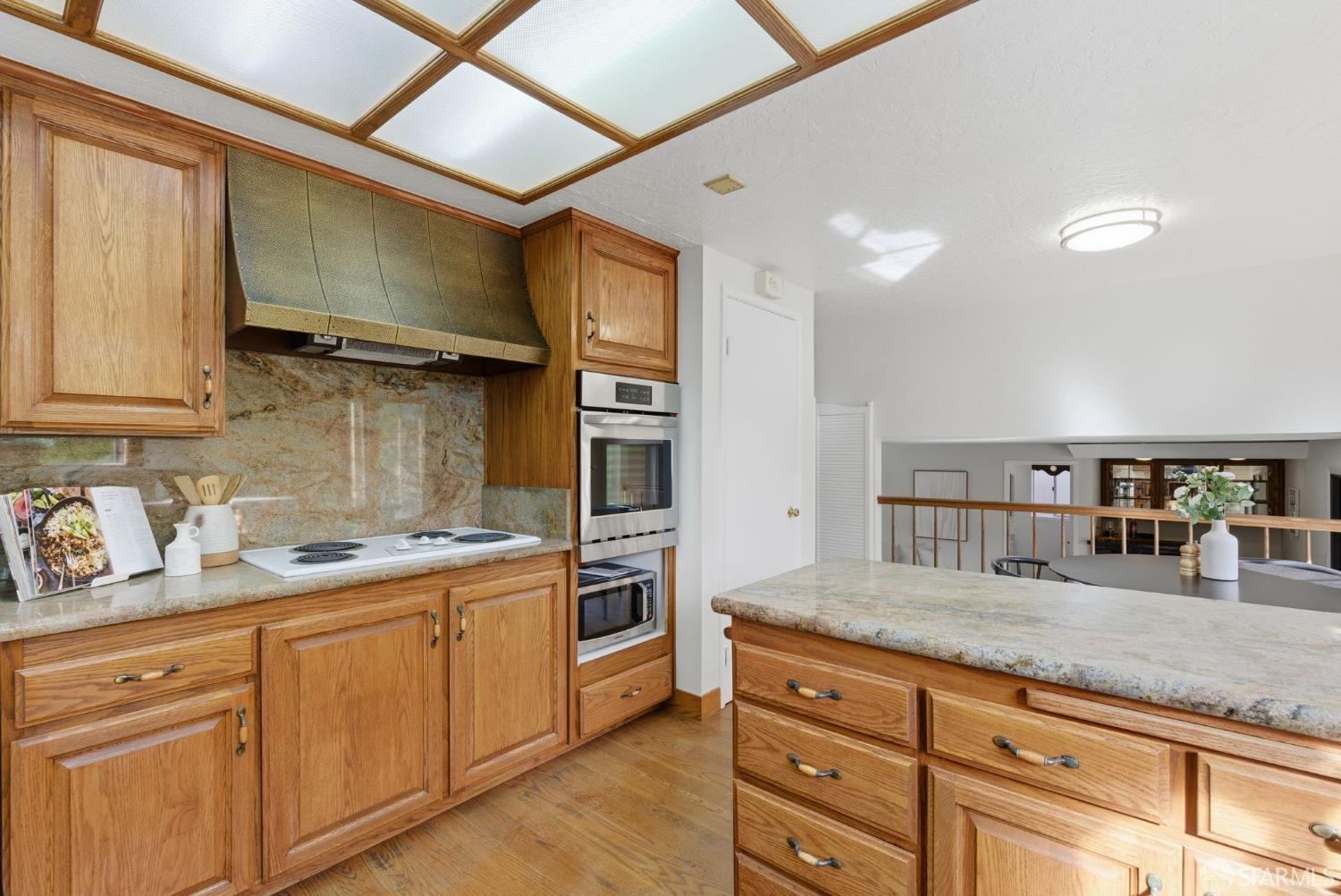 Detail Gallery Image 12 of 48 For 969 Springfield Dr, Millbrae,  CA 94030 - 3 Beds | 2/1 Baths