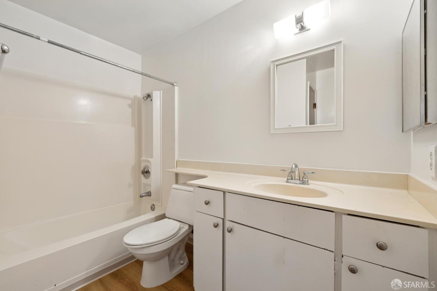 Detail Gallery Image 16 of 25 For 223 Boardwalk Ave #B,  San Bruno,  CA 94066 - 1 Beds | 1 Baths