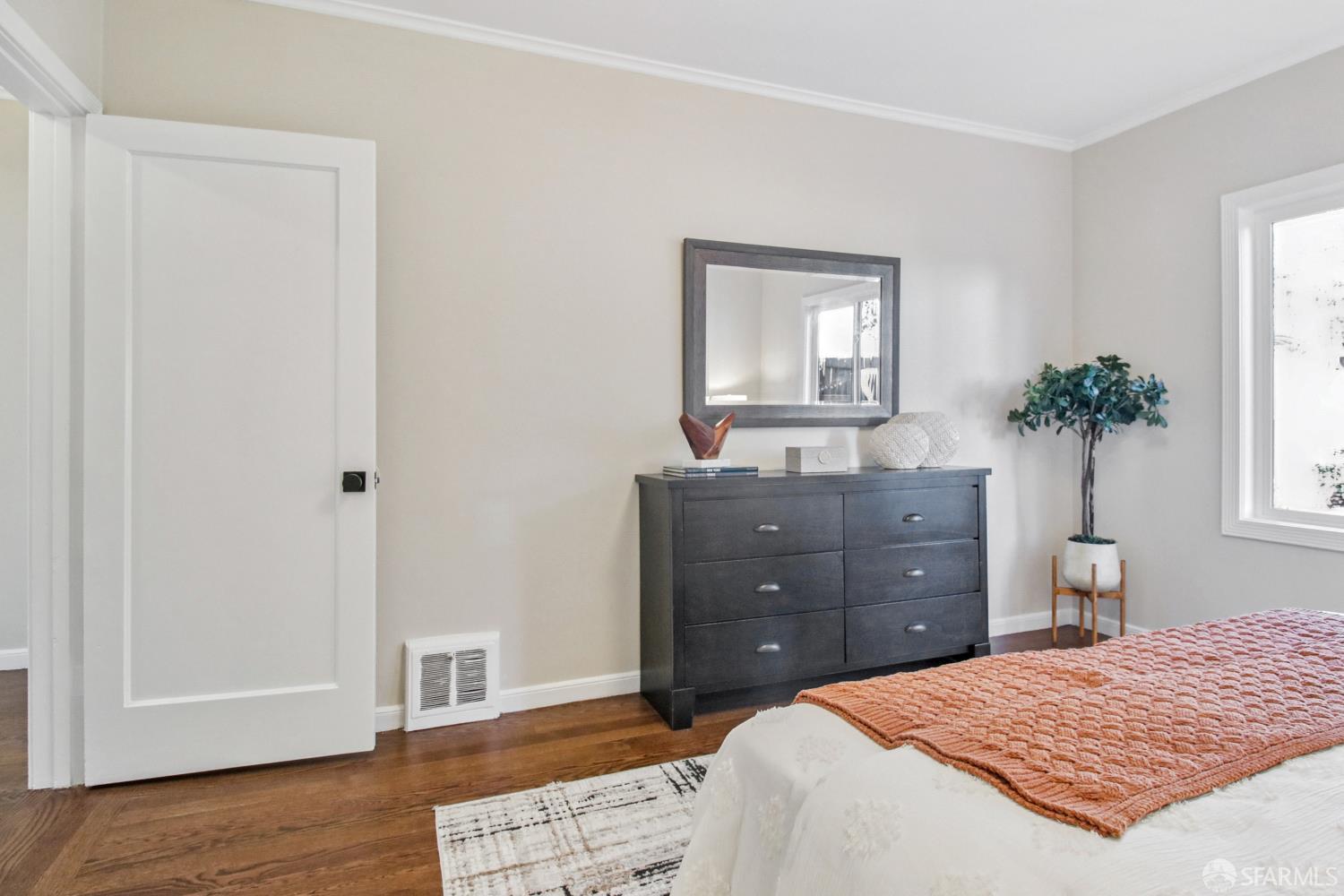 Detail Gallery Image 32 of 59 For 1506 Quesada Ave, San Francisco,  CA 94124 - 4 Beds | 1/1 Baths