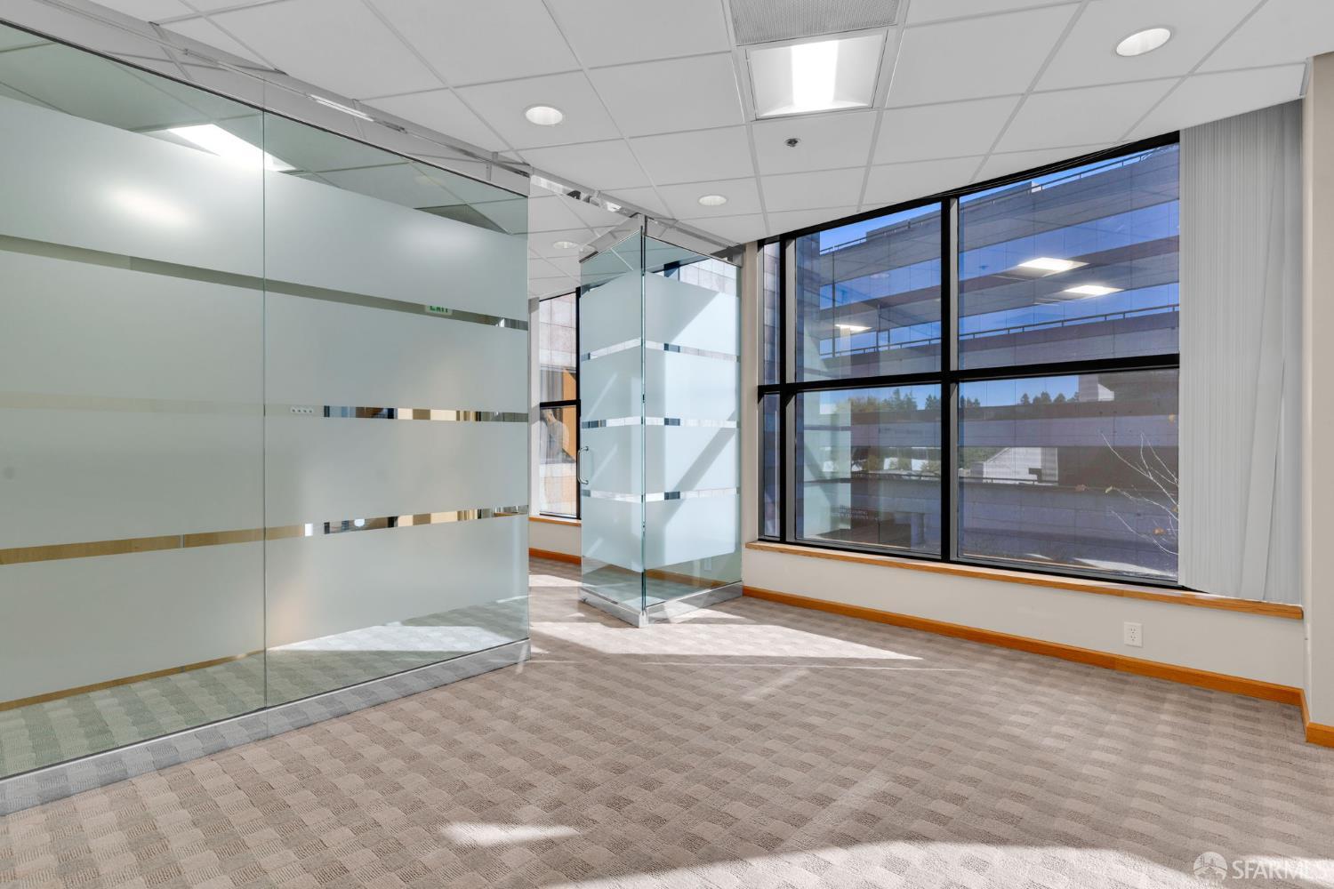 Detail Gallery Image 4 of 9 For 1670 Riviera Ave #200,  Walnut Creek,  CA 94596 - – Beds | – Baths