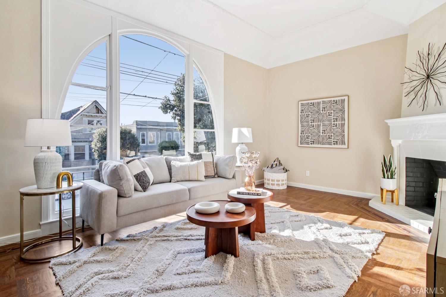 Detail Gallery Image 5 of 59 For 1506 Quesada Ave, San Francisco,  CA 94124 - 4 Beds | 1/1 Baths
