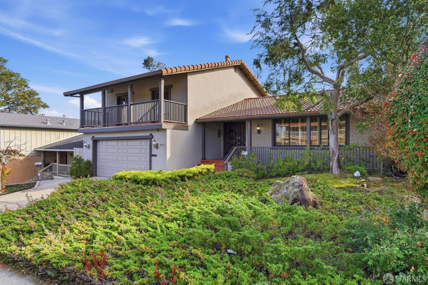 Detail Gallery Image 2 of 48 For 969 Springfield Dr, Millbrae,  CA 94030 - 3 Beds | 2/1 Baths