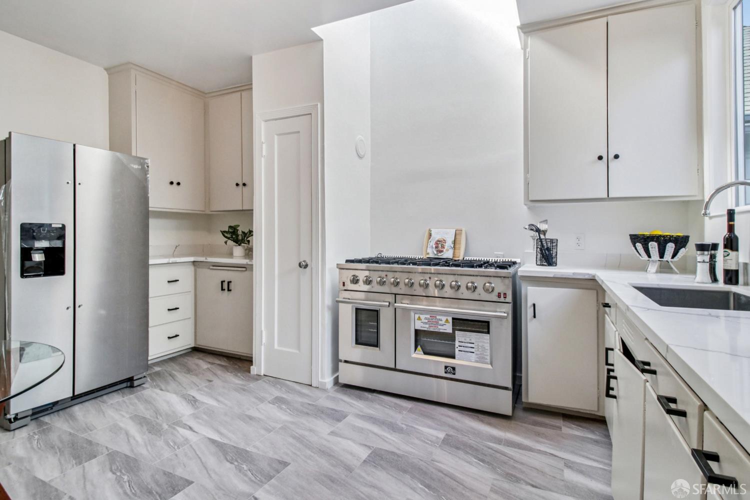 Detail Gallery Image 18 of 59 For 1506 Quesada Ave, San Francisco,  CA 94124 - 4 Beds | 1/1 Baths