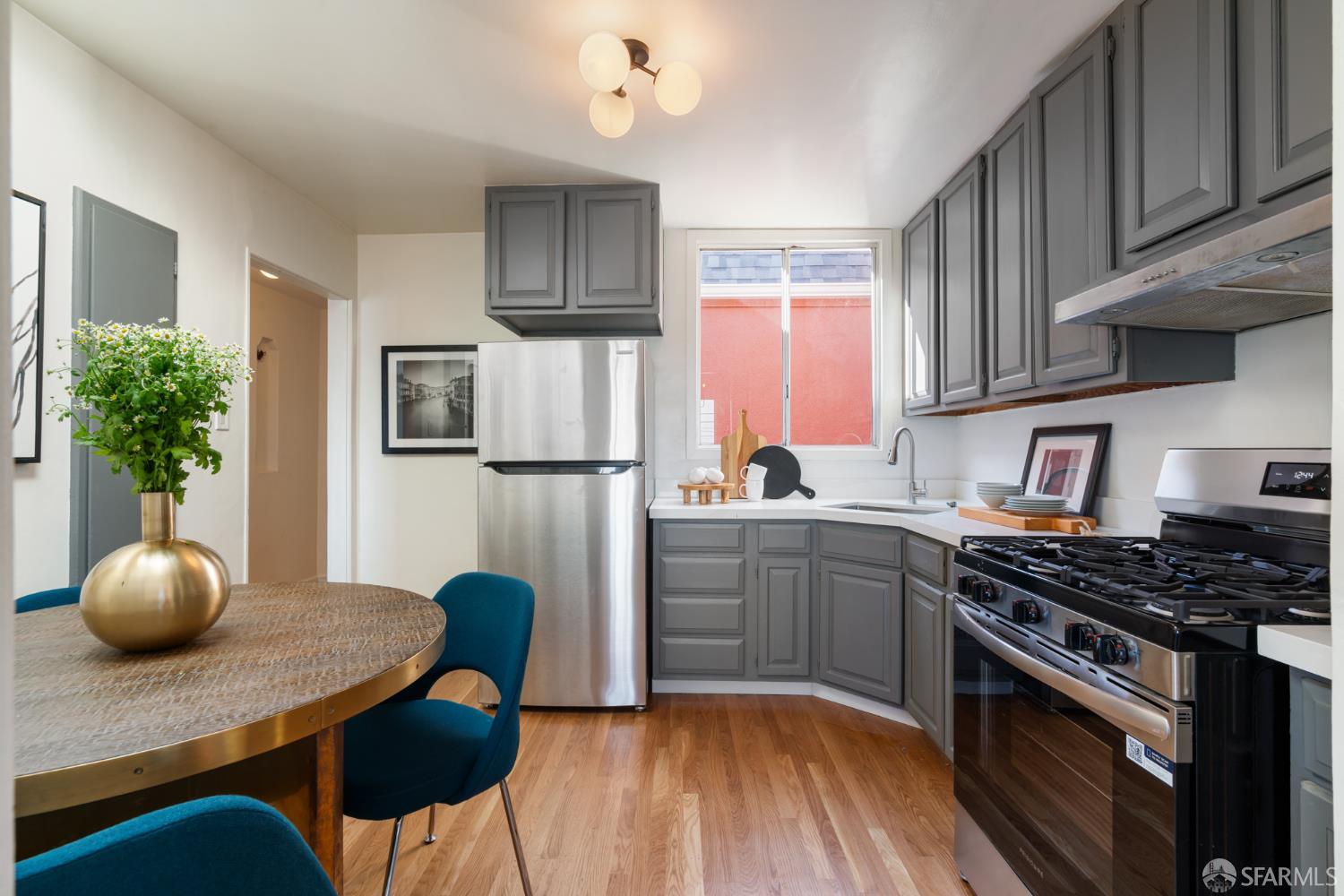 Detail Gallery Image 8 of 31 For 1008 Girard St, San Francisco,  CA 94134 - 2 Beds | 1 Baths