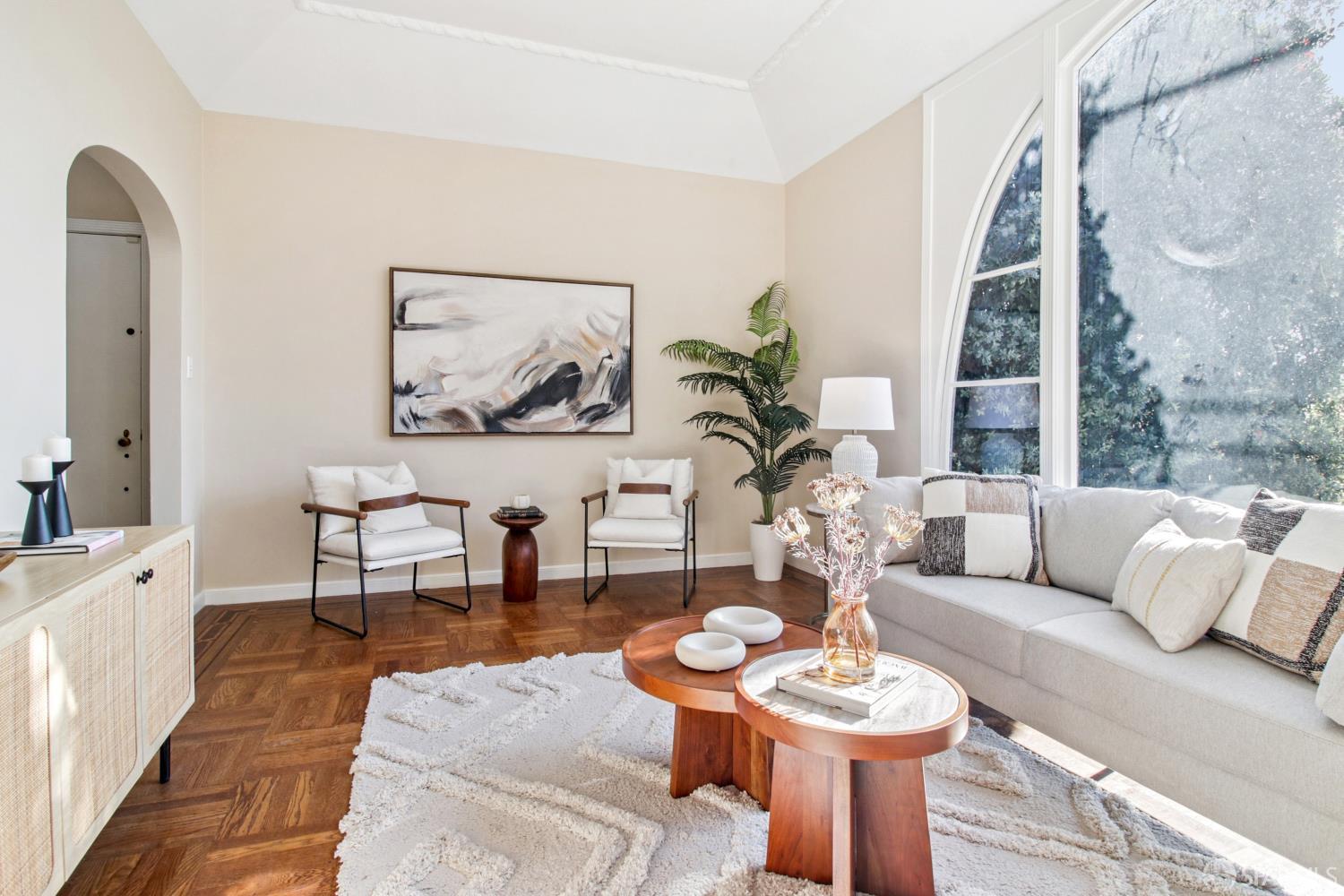 Detail Gallery Image 9 of 59 For 1506 Quesada Ave, San Francisco,  CA 94124 - 4 Beds | 1/1 Baths
