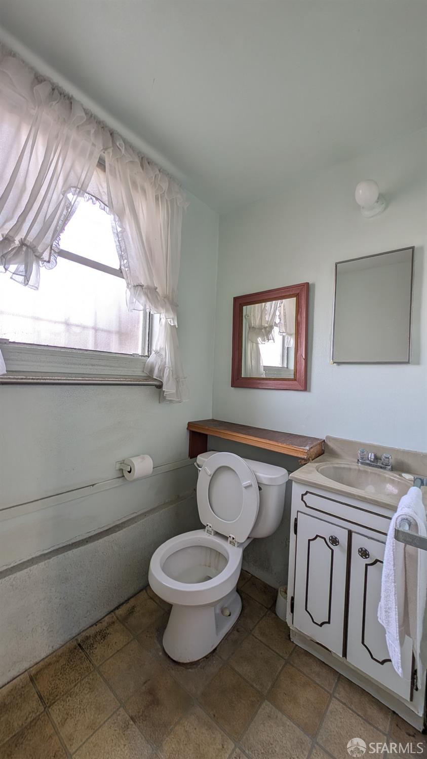 Detail Gallery Image 14 of 22 For 1862 22nd Ave, San Francisco,  CA 94122 - 2 Beds | 1 Baths