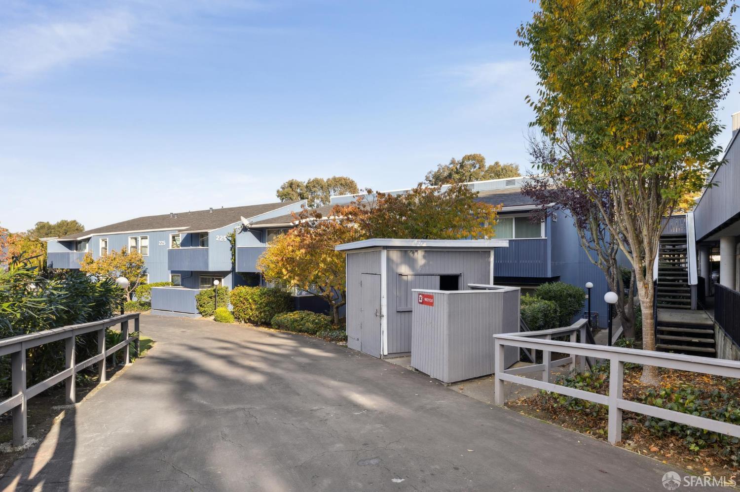 Detail Gallery Image 21 of 25 For 223 Boardwalk Ave #B,  San Bruno,  CA 94066 - 1 Beds | 1 Baths