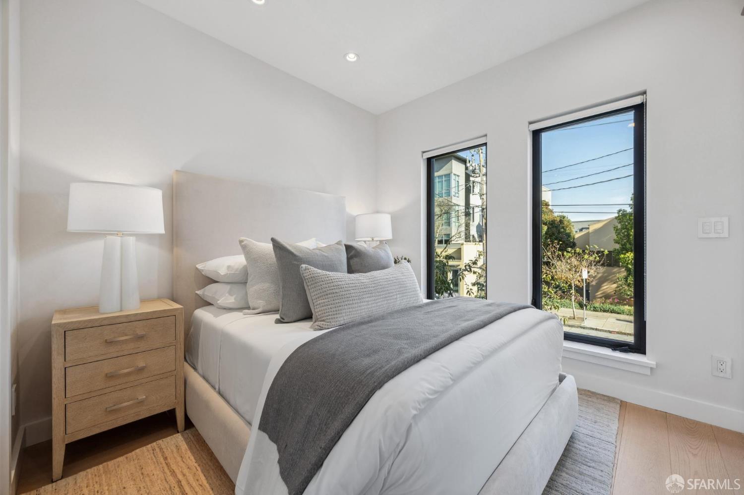 Photo #11: 425090343 Listing: Photo #11