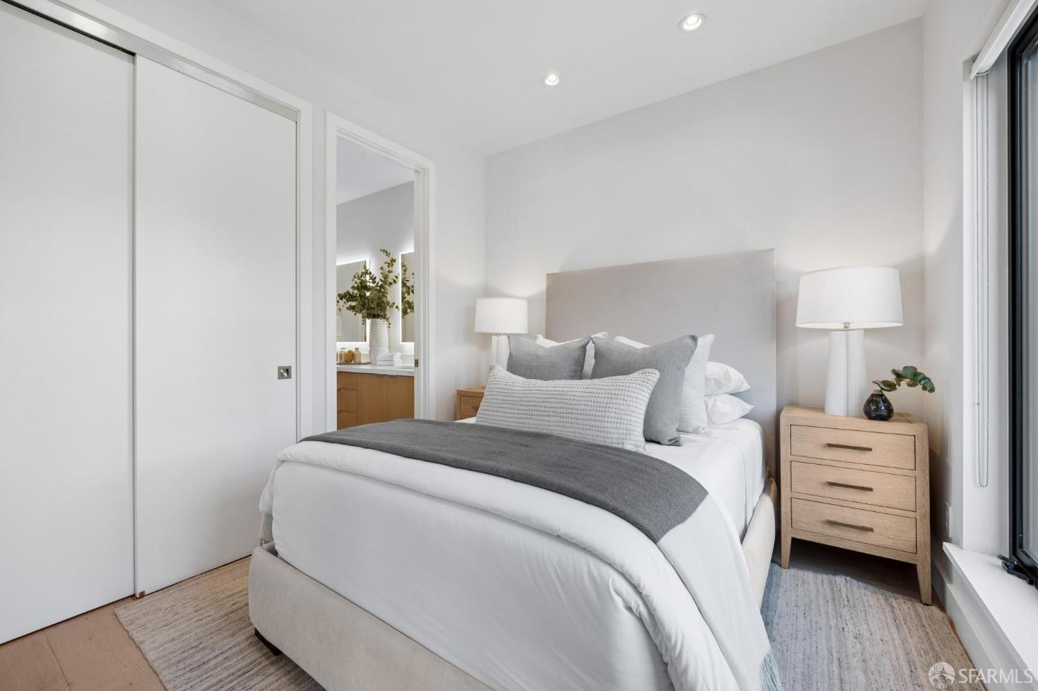 Photo #10: 425090343 Listing: Photo #10