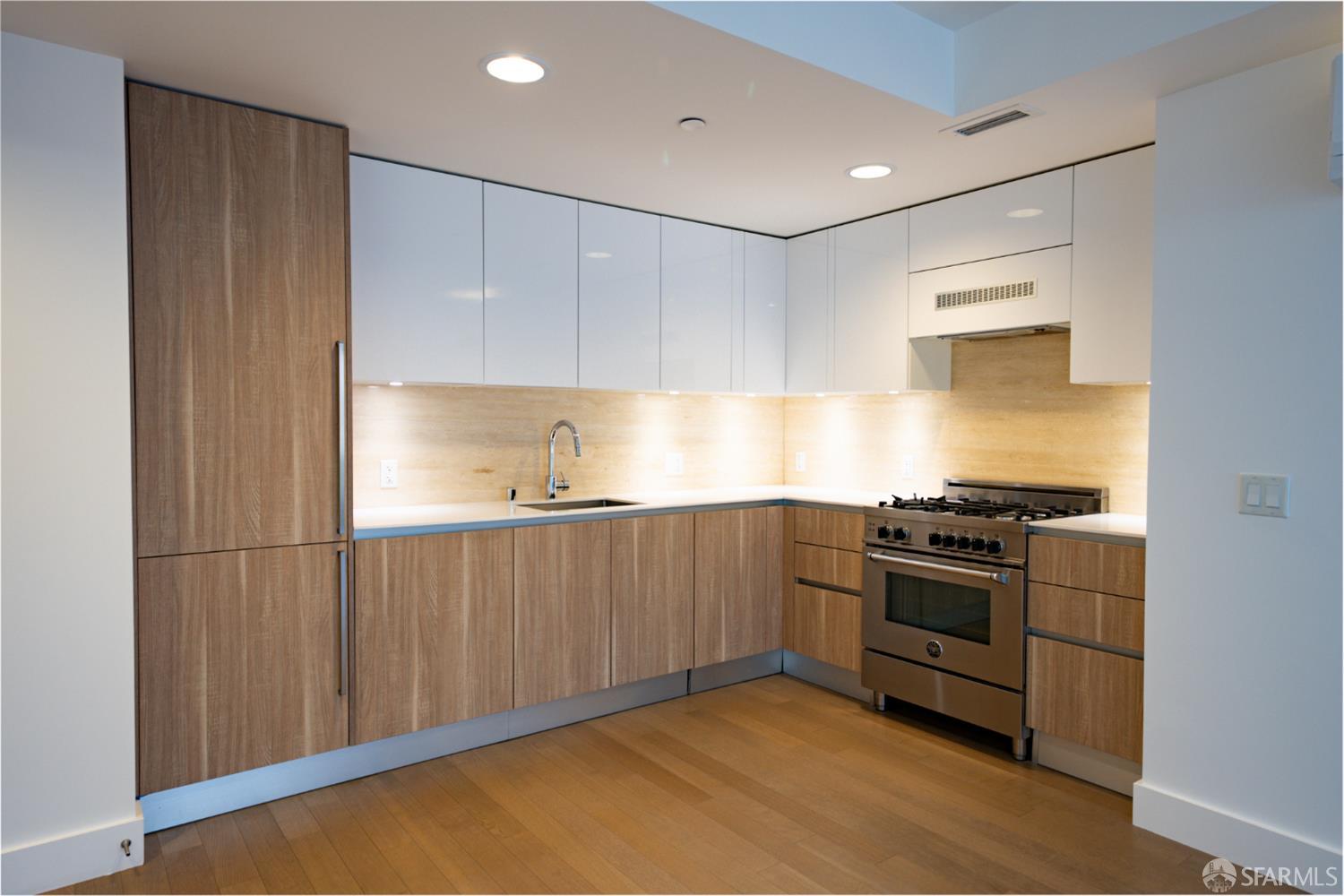 Photo #7: 425090780 Listing: Photo #7