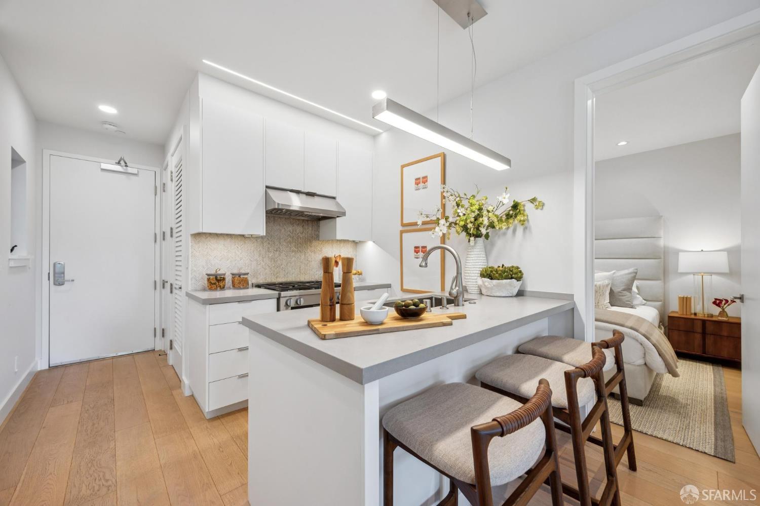 Photo #7: 425090343 Listing: Photo #7