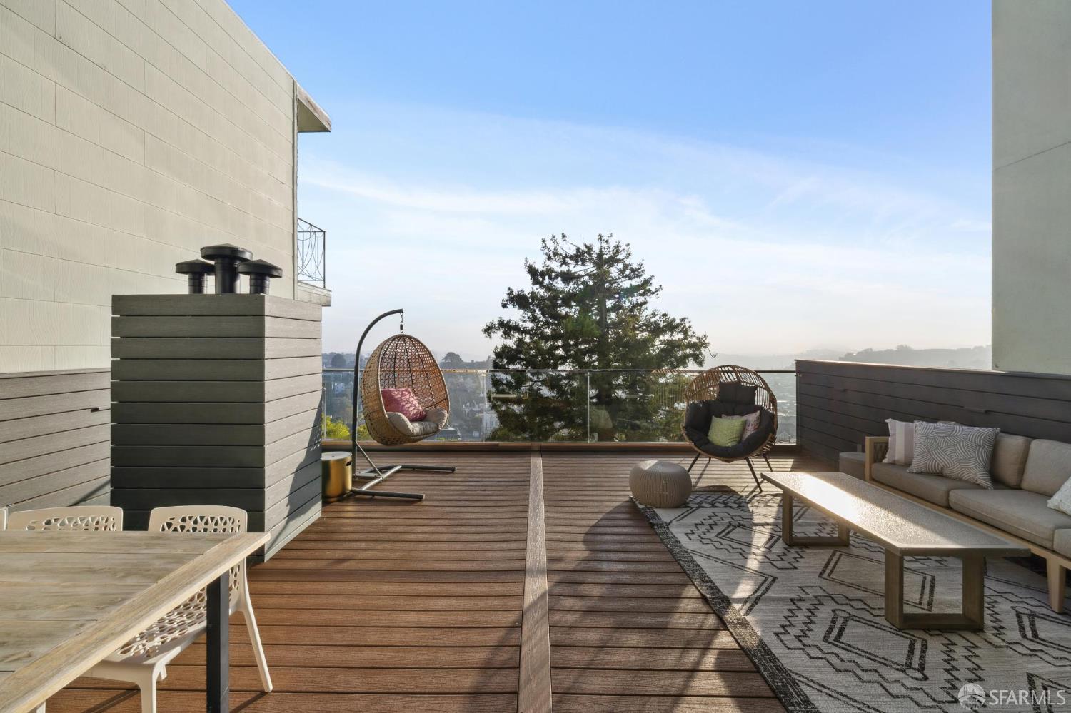 Detail Gallery Image 5 of 43 For 3711 Market St #2,  San Francisco,  CA 94131 - 2 Beds | 1 Baths