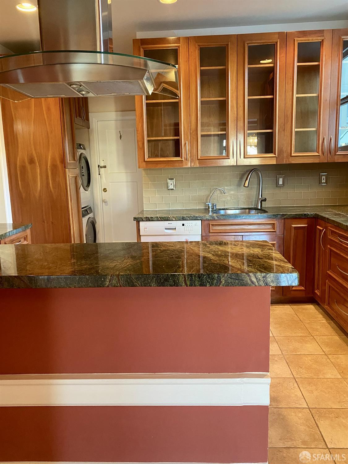 Detail Gallery Image 9 of 30 For 189 Commonwealth Ave #3,  San Francisco,  CA 94118 - 3 Beds | 1/1 Baths