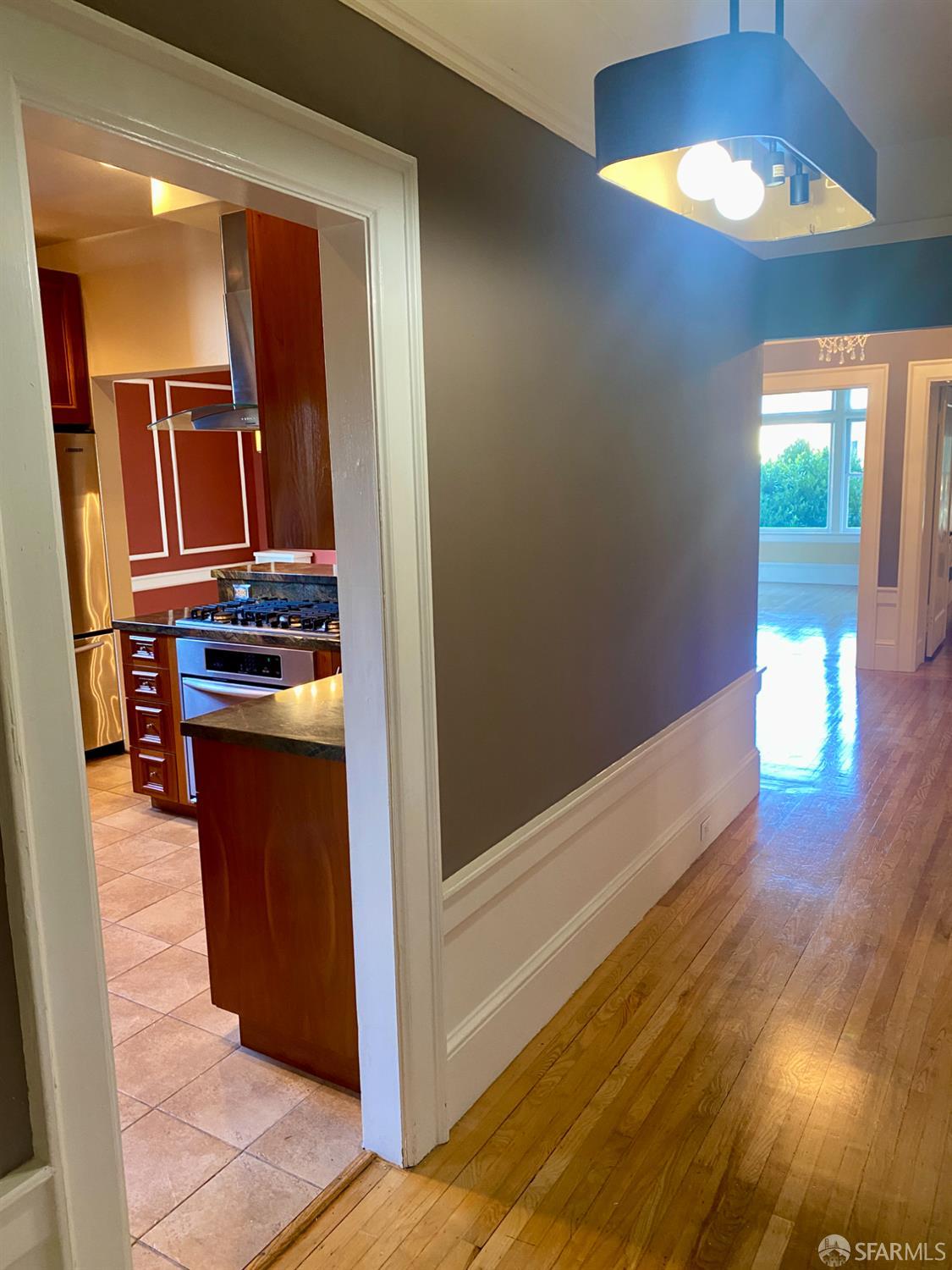 Detail Gallery Image 5 of 30 For 189 Commonwealth Ave #3,  San Francisco,  CA 94118 - 3 Beds | 1/1 Baths