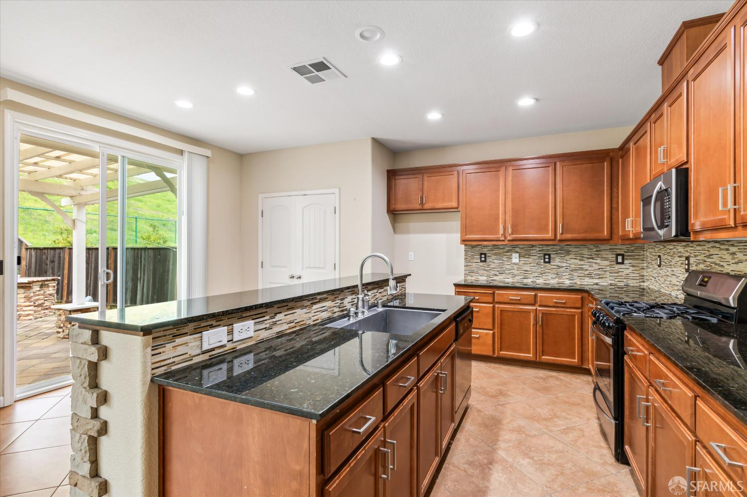 Detail Gallery Image 11 of 45 For 3642 Mallard Way, Antioch,  CA 94509 - 5 Beds | 3 Baths