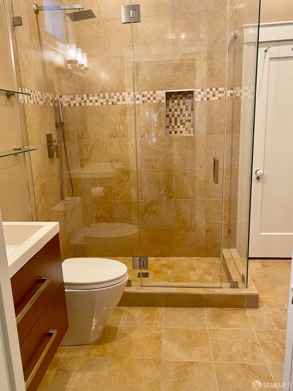 Detail Gallery Image 22 of 30 For 189 Commonwealth Ave #3,  San Francisco,  CA 94118 - 3 Beds | 1/1 Baths