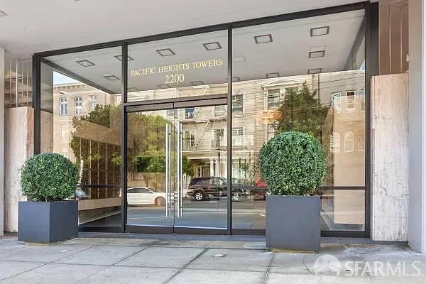 Photo #2: 425090951 Listing: Photo #2