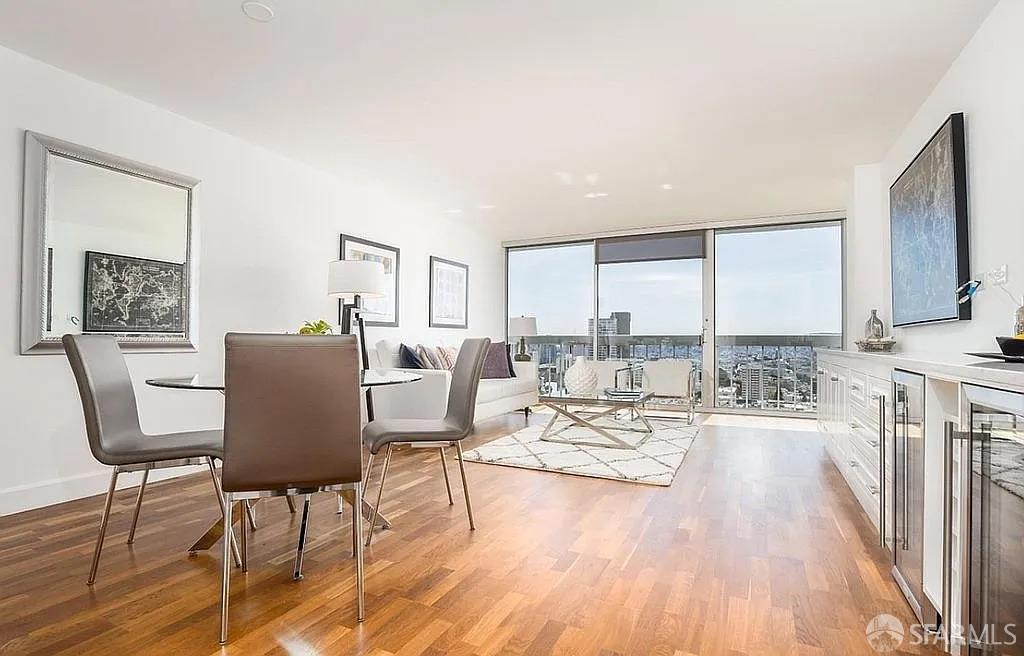 Photo #9: 425090951 Listing: Photo #9