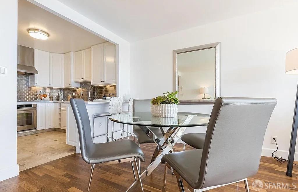 Photo #13: 425090951 Listing: Photo #13