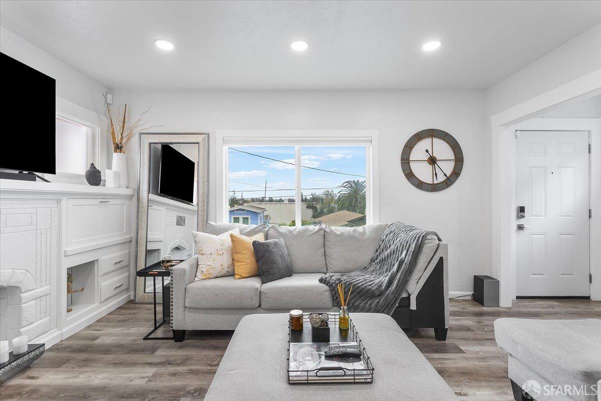 Detail Gallery Image 5 of 28 For 6672 Brann St, Oakland,  CA 94605 - 2 Beds | 1 Baths