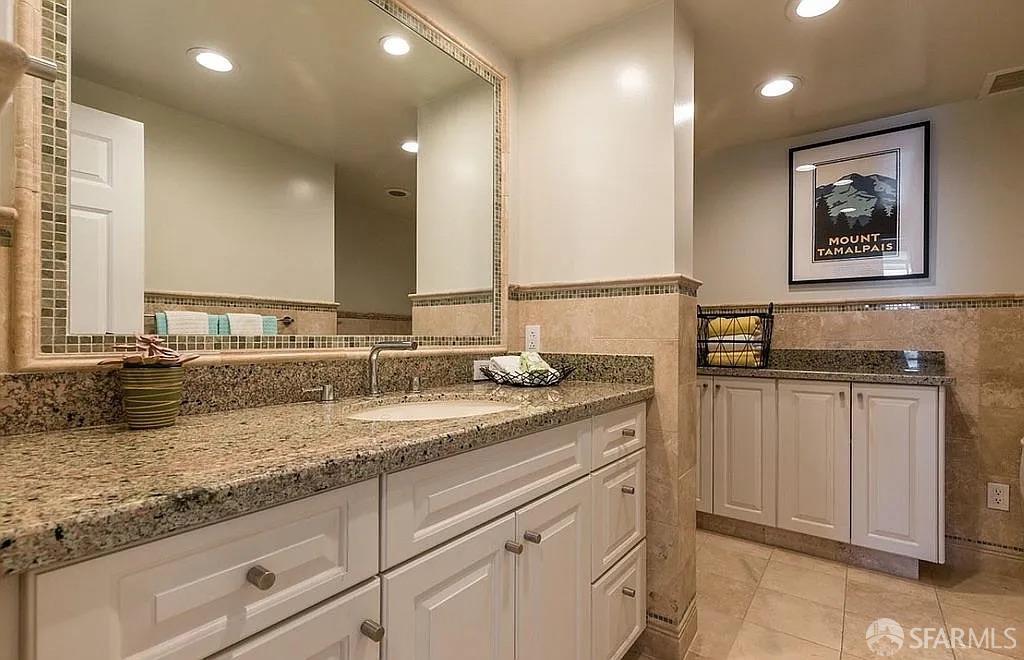 Photo #19: 425090951 Listing: Photo #19