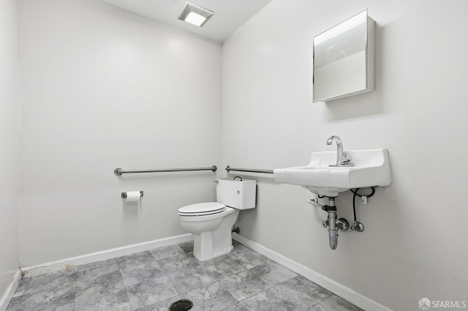 Detail Gallery Image 17 of 20 For 1555 Yosemite Ave #11,  San Francisco,  CA 94124 - – Beds | – Baths