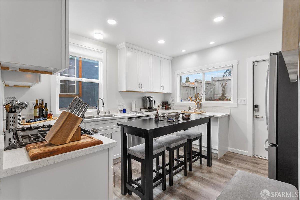 Detail Gallery Image 15 of 28 For 6672 Brann St, Oakland,  CA 94605 - 2 Beds | 1 Baths