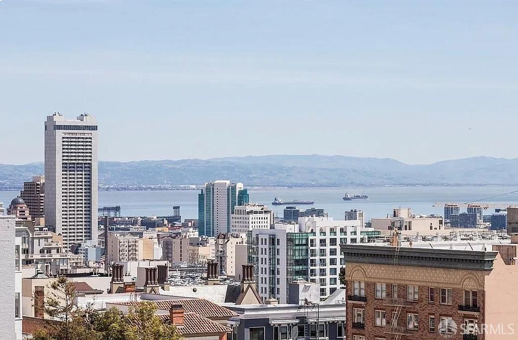 Photo #6: 425090951 Listing: Photo #6