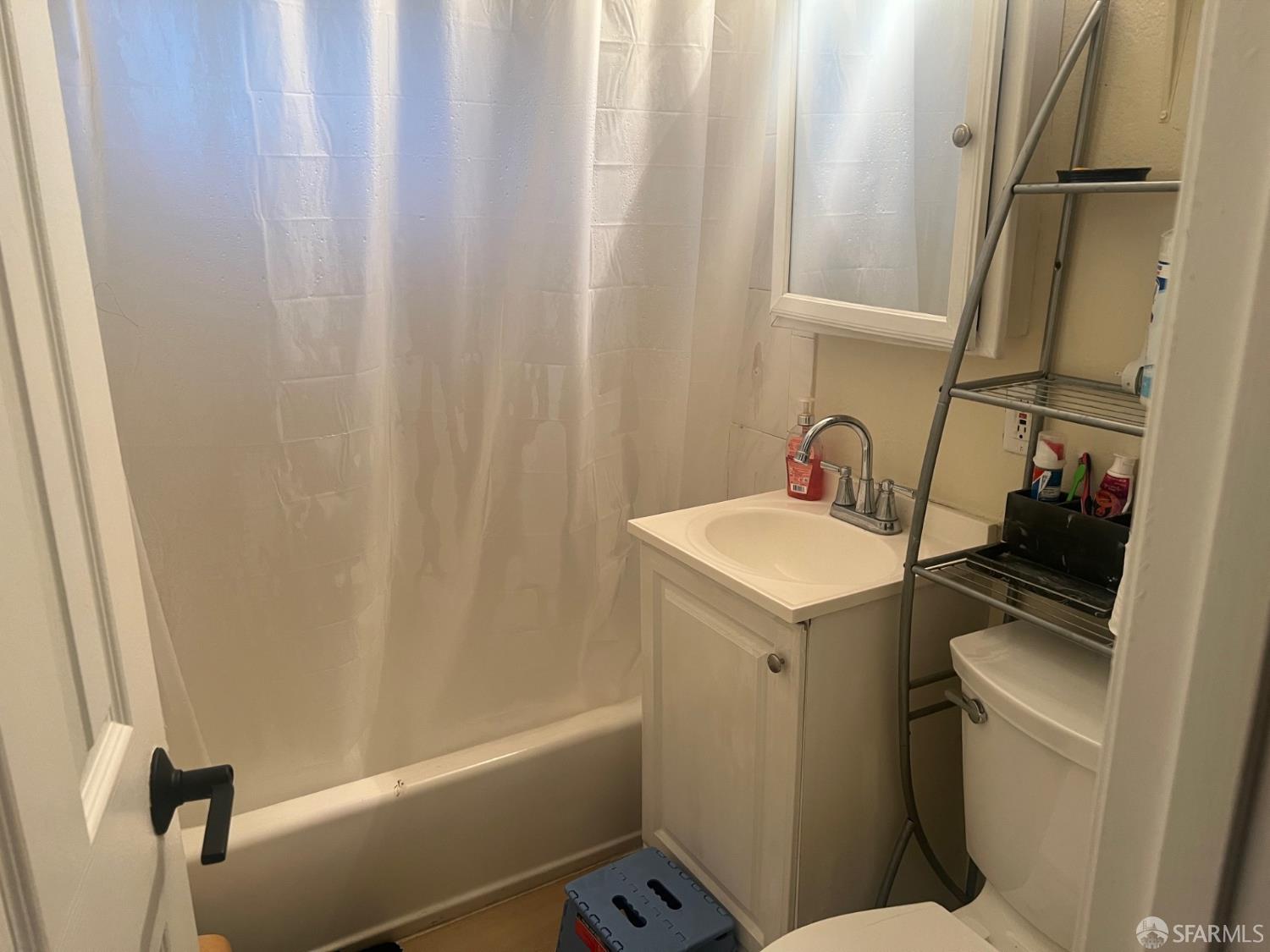 Detail Gallery Image 5 of 12 For 2410 Dobern Ave, San Jose,  CA 95116 - – Beds | – Baths