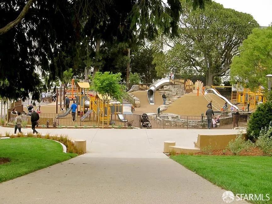 Photo #3: 425090951 Listing: Photo #3