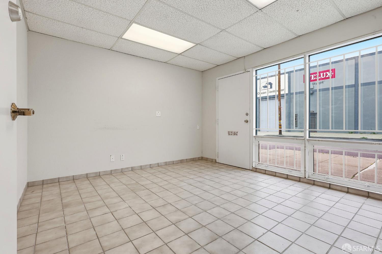 Detail Gallery Image 6 of 20 For 1555 Yosemite Ave #11,  San Francisco,  CA 94124 - – Beds | – Baths