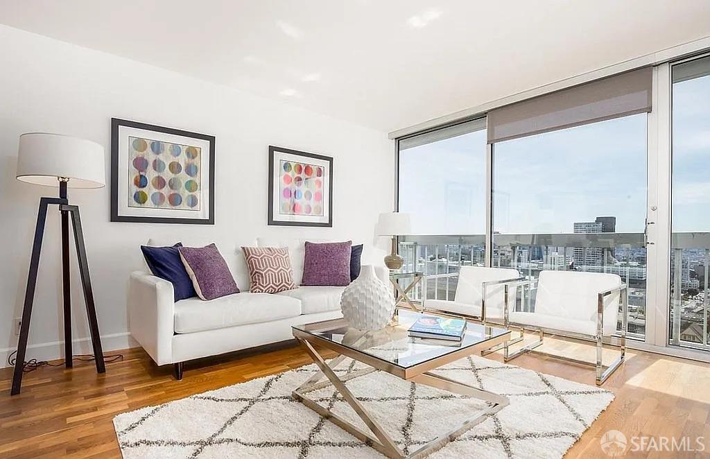 Photo #12: 425090951 Listing: Photo #12