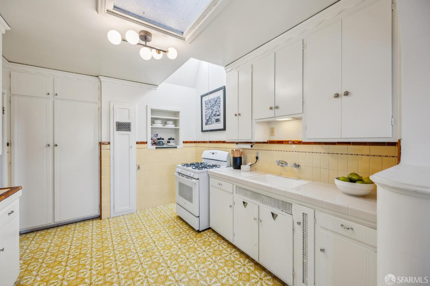 Detail Gallery Image 12 of 39 For 239 Masonic Ave, San Francisco,  CA 94118 - – Beds | – Baths