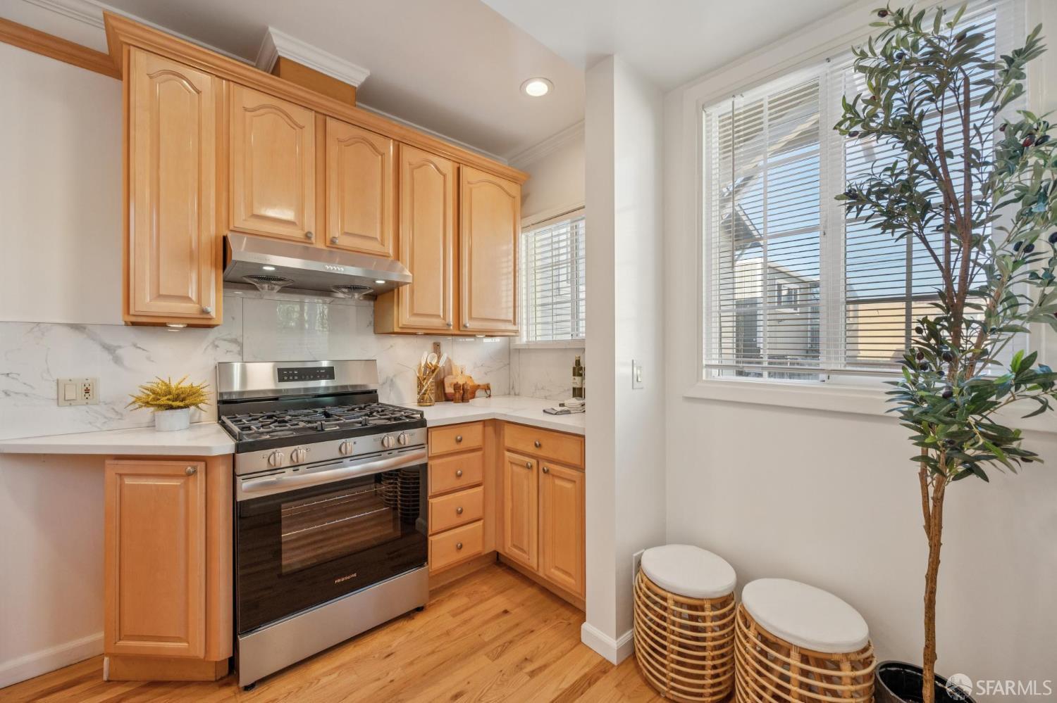 Detail Gallery Image 21 of 62 For 180 Ocean Ave, San Francisco,  CA 94112 - 3 Beds | 2 Baths